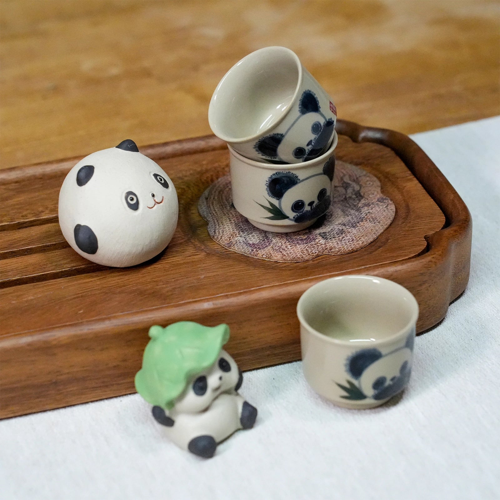 Exquisite Hand-Painted Panda Ceramic Gongfu Tea Tasting Cup